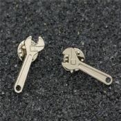 Alat perkakas Lapel Pin images