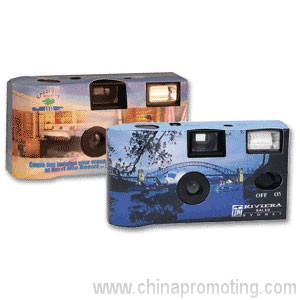 Disposable camera with flash