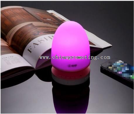 Warna-warni lampu LED Speaker