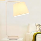 Lampada LED da tavolo con paralume in tessuto bianco images