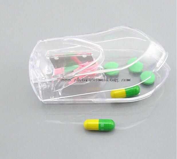 Plastic pill cutter