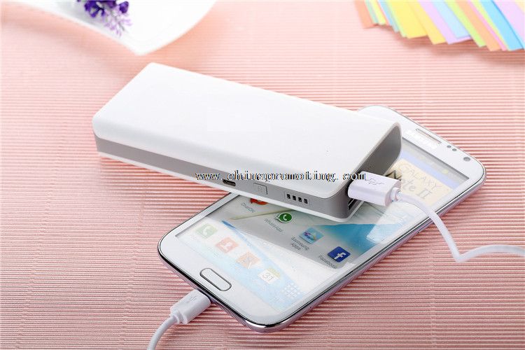 Bank uniwersalny energii 10000mah USB