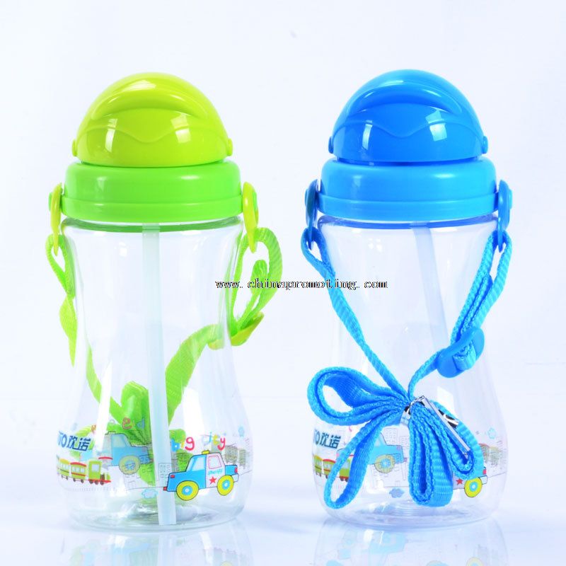Colorful plastic bottle 500ml with lanyard and straw