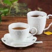 Cangkir kopi keramik dengan embossment images