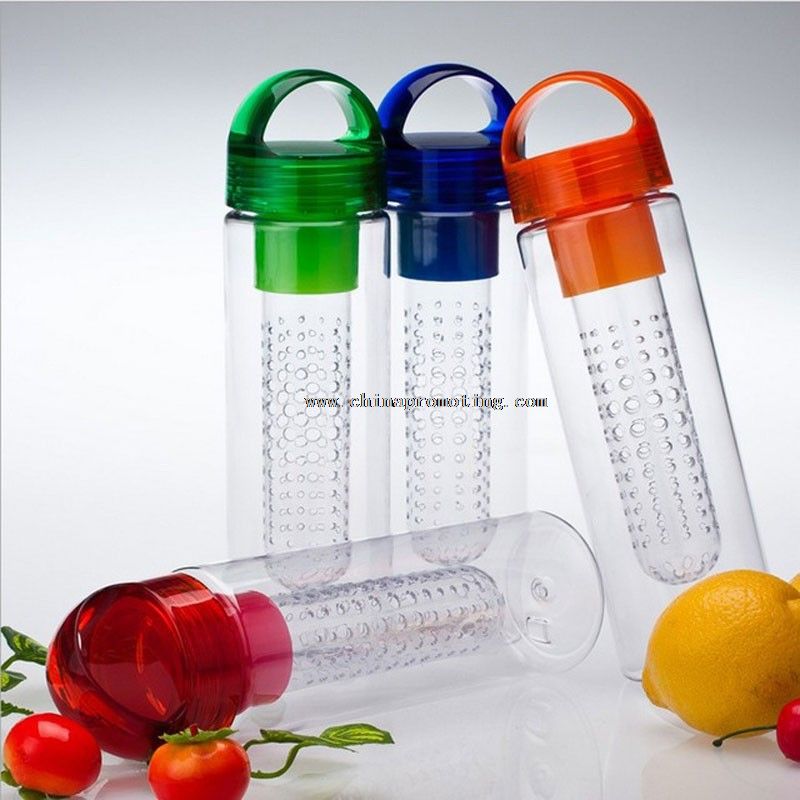 olahraga jus air botol dengan buah infuser