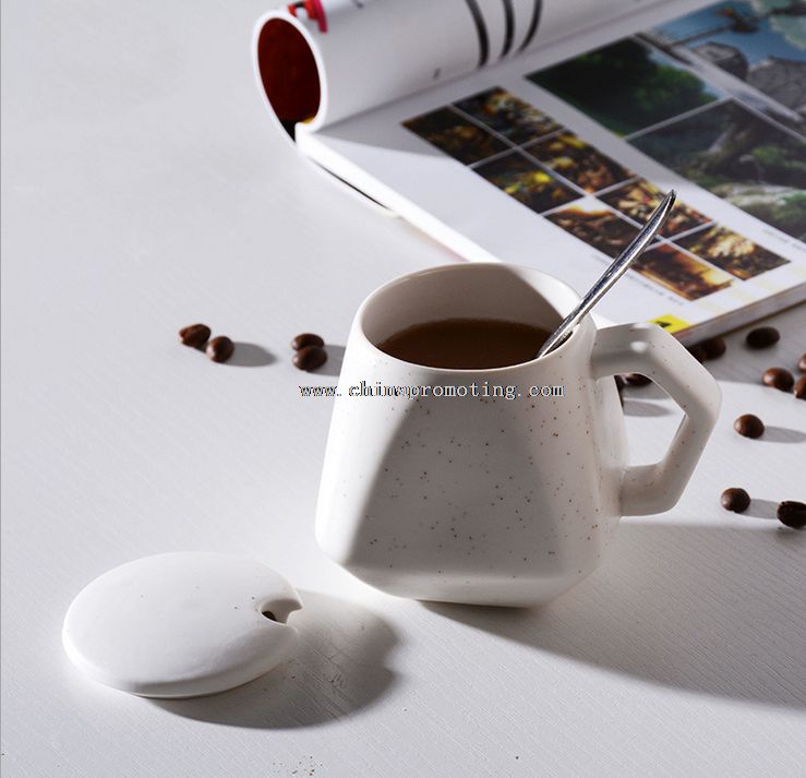 280ml three-dimensional ceramic coffee cup mug with lid spoon