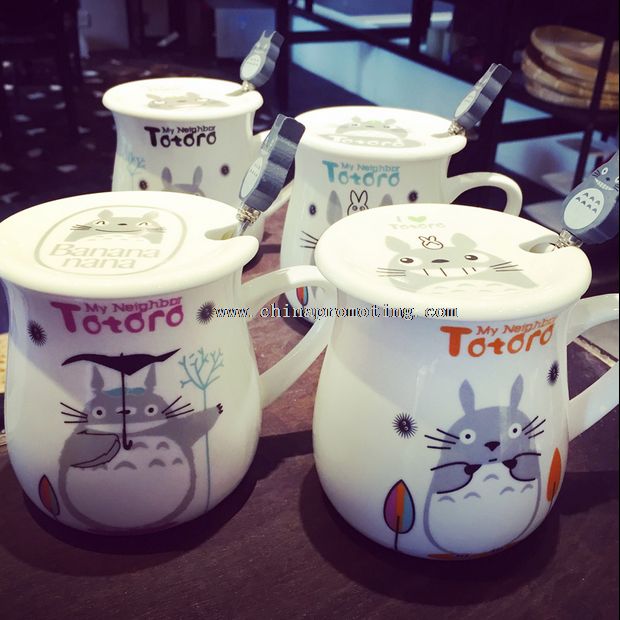 Kartun totoro mug keramik cangkir kaca dengan penutup sendok