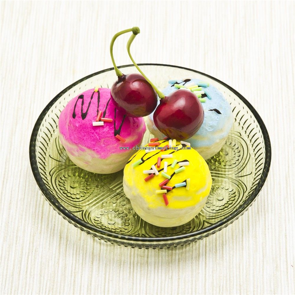 assiettes et plats en verre