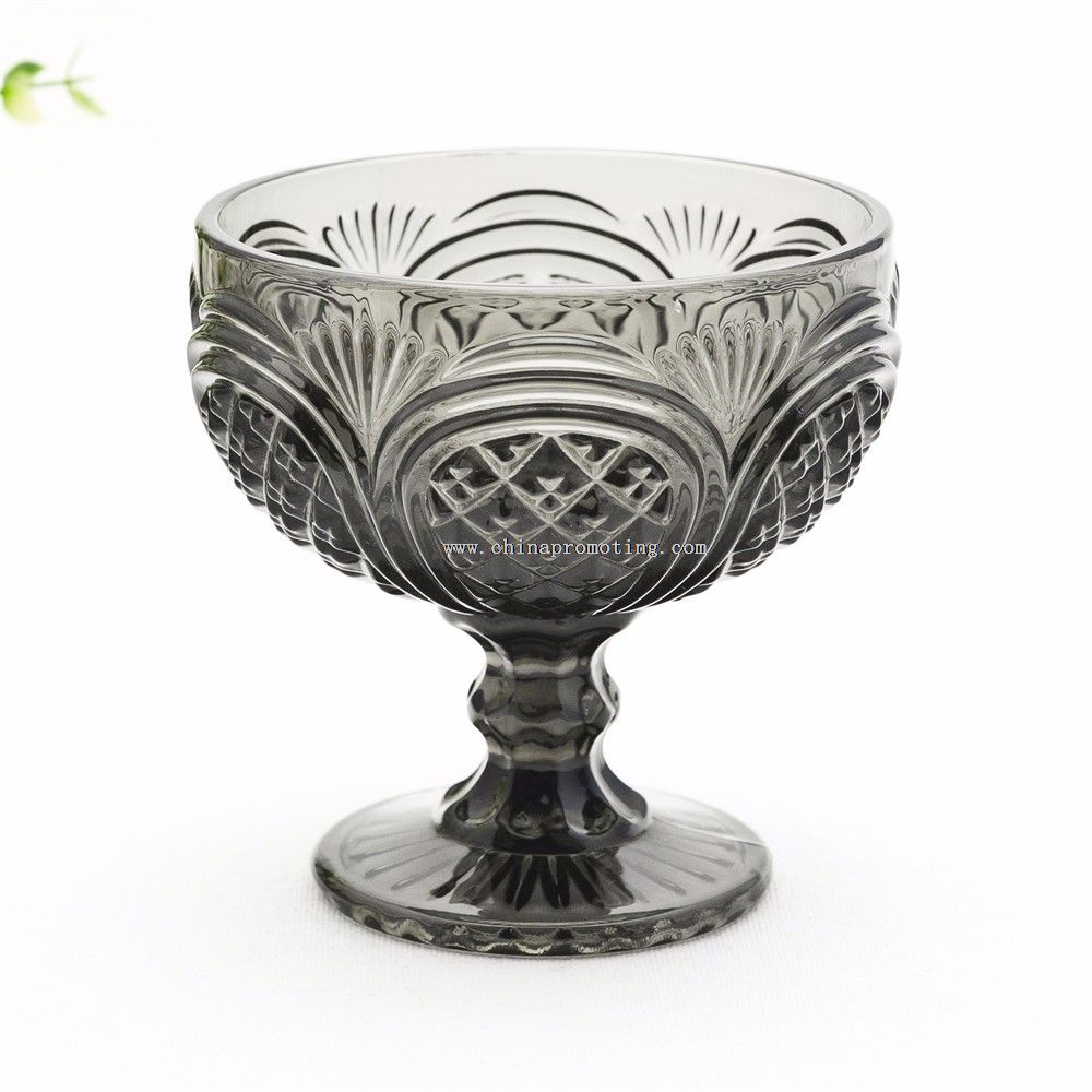 Coupe de crème glacée de verre noir