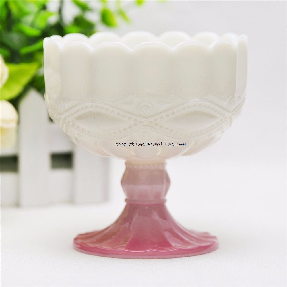 Zmrzlinový pohár s růžovou kmenových