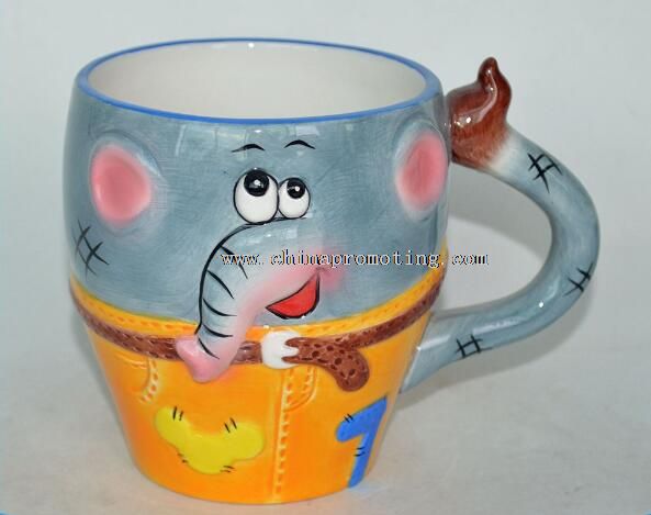 hewan yang berbentuk mug dengan menangani