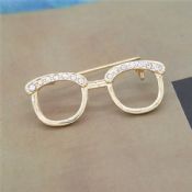 Szemüveg alakú gomb jelvény Pin images