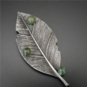 Green Beads Leaf Brooch Lapel Pins images