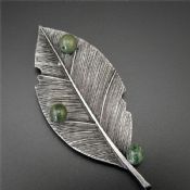 Perline verde foglia spilla Lapel Pins images