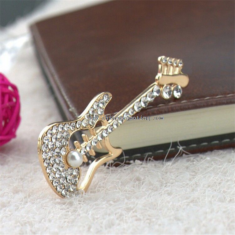 Crystal Guitar Badge revers Pin