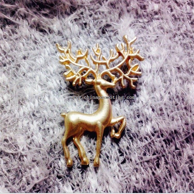 Rusa logam Lapel Pin