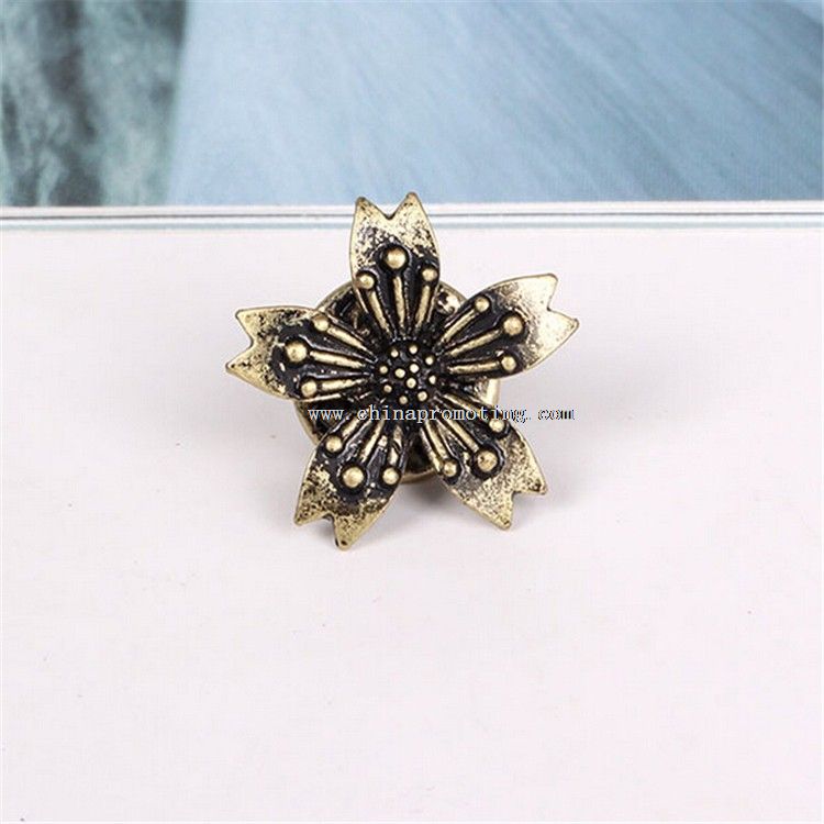 Metal Flower Badge Pin