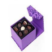 Boîte de chocolats avec couvercle images