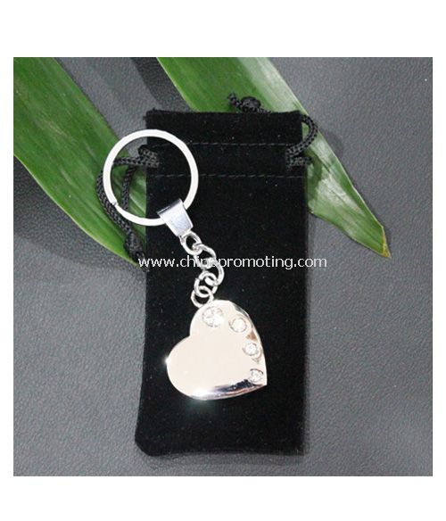 Zinc alloy heart keychain