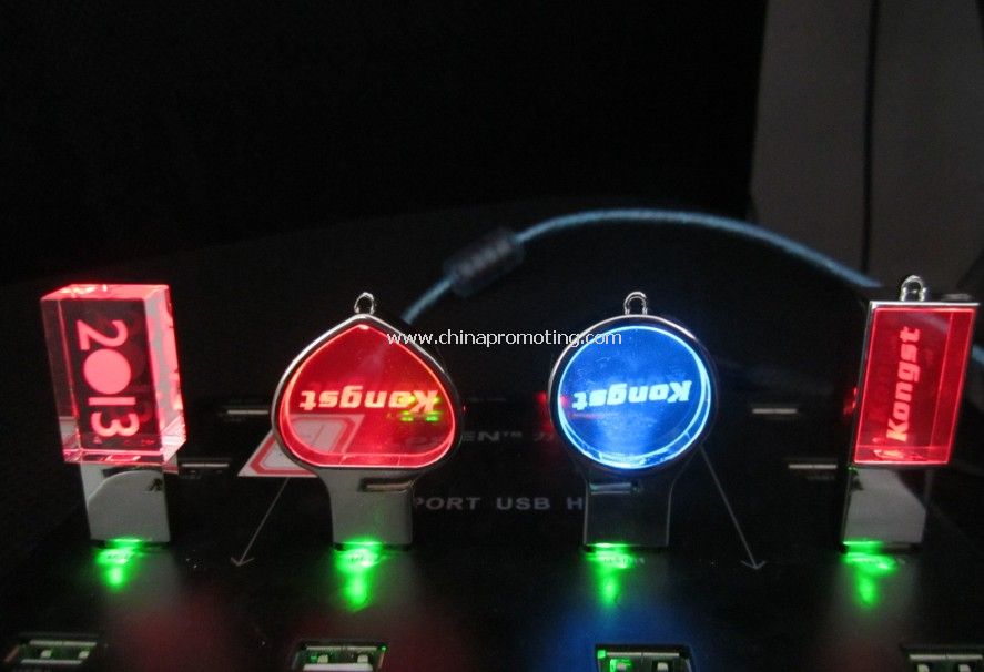Logam USB Flash Drive dengan cahaya