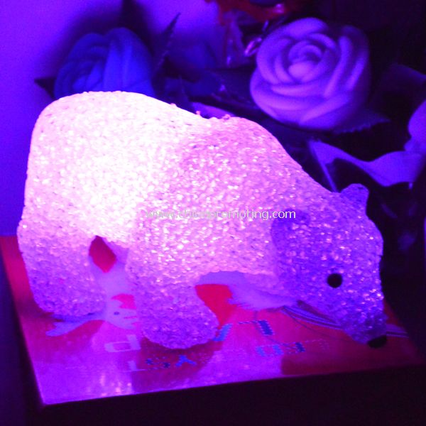 L'ours blanc LED EVA