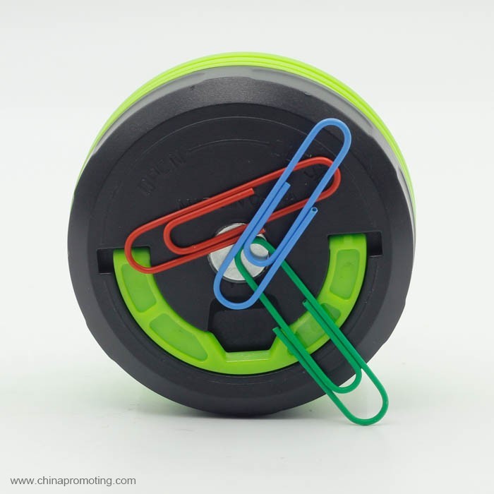Led tent light with magnet