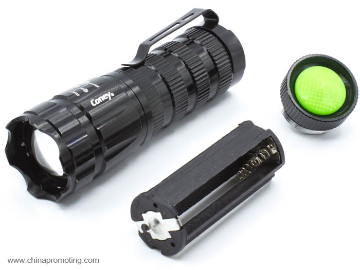 Zoom flashlight torch