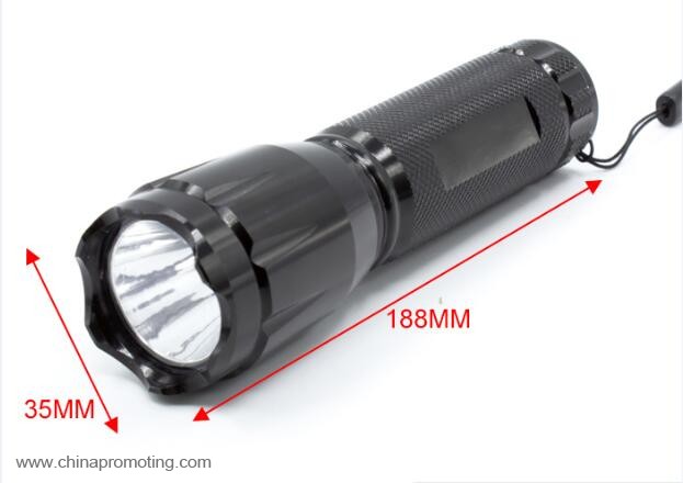 Outdoor powerful led flashlight