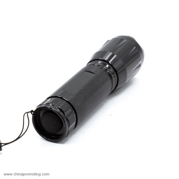 Outdoor powerful led flashlight