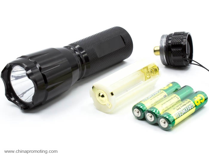 Outdoor powerful led flashlight