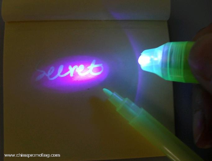 Uv marker pen with uv light combo