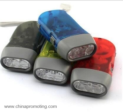 Dynamo hand crank generator flashlight