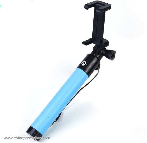 Monopod selfie-stick with cable 