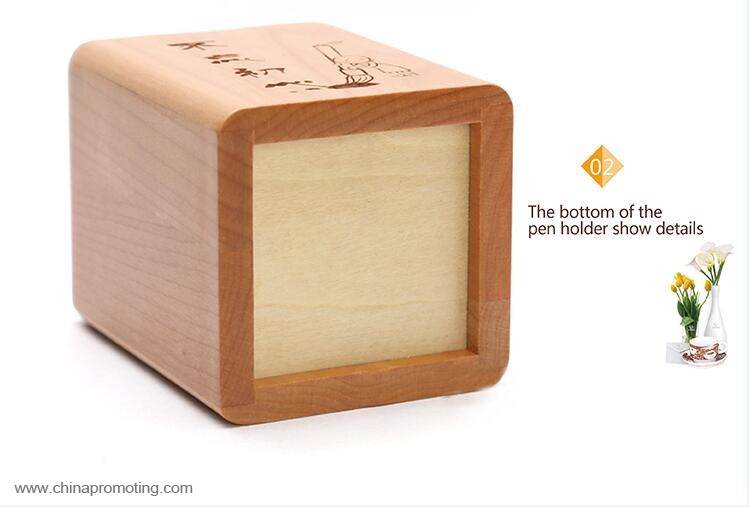 Wooden pen holder 