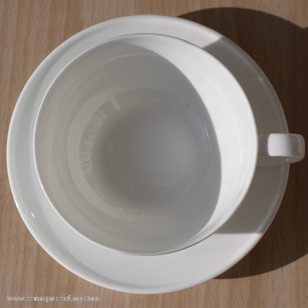 Porcelain ceramic mugs