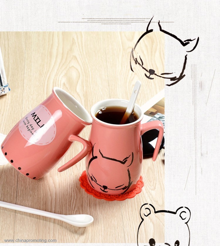 Cartoon ceramic cups with cover with a spoon