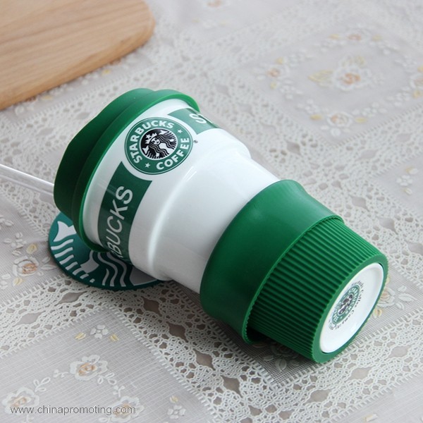 ceramic coffee mug with silicone lid