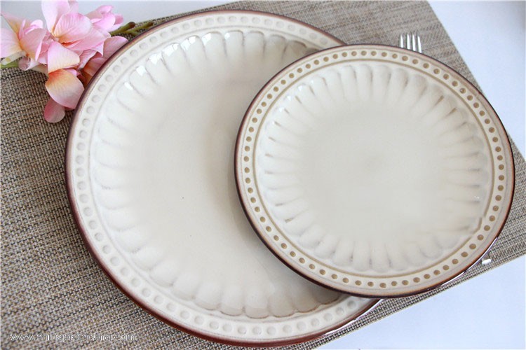 Embossed Ceramic Dinner Plate