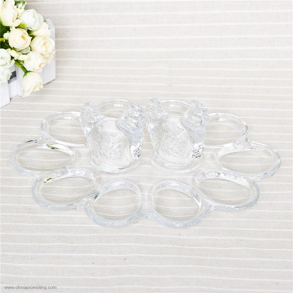 glass plate with two chicken glass decor