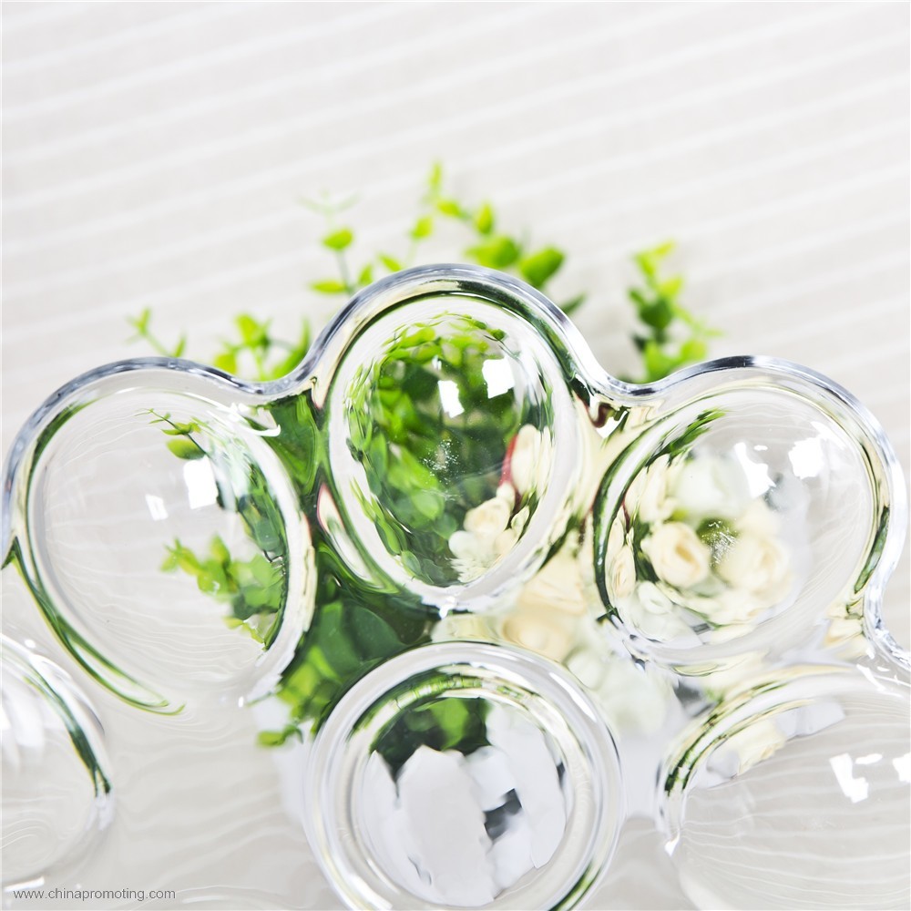 glass plate with two chicken glass decor