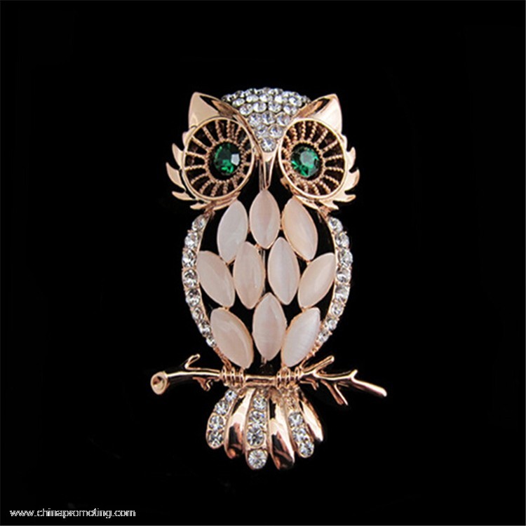 Crystal Night Owl Metal brooch Lapel Pin