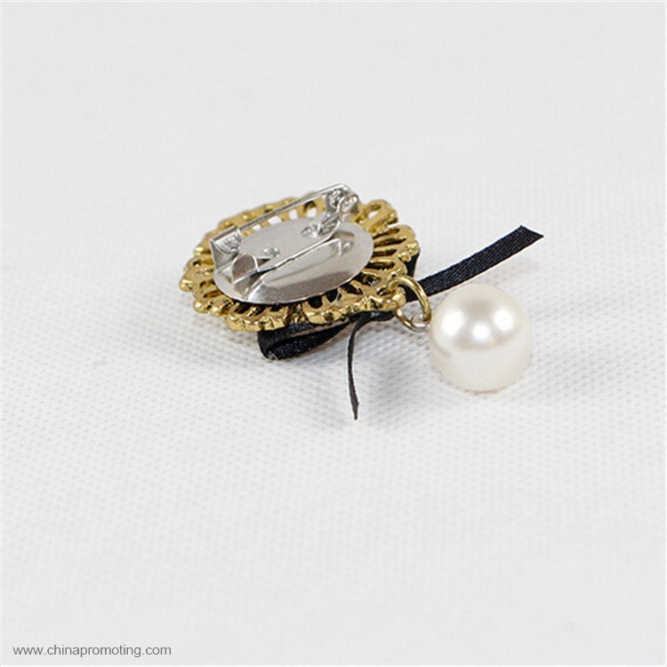 Pearl Perdant Charm Shape Badge Pins 