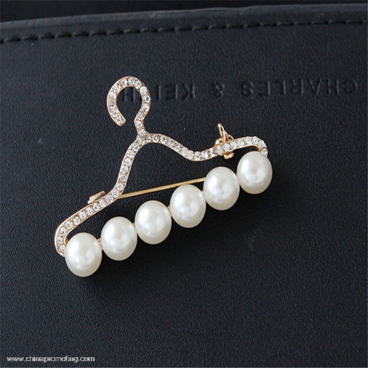 Hanger Metal brooch Lapel Pin