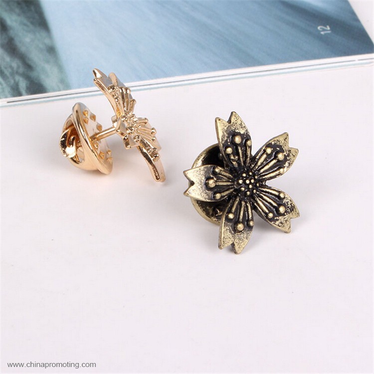 Metal Flower Badge Pin