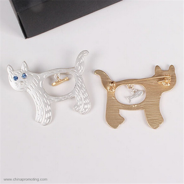 Cat Perdant Badge Collar pin